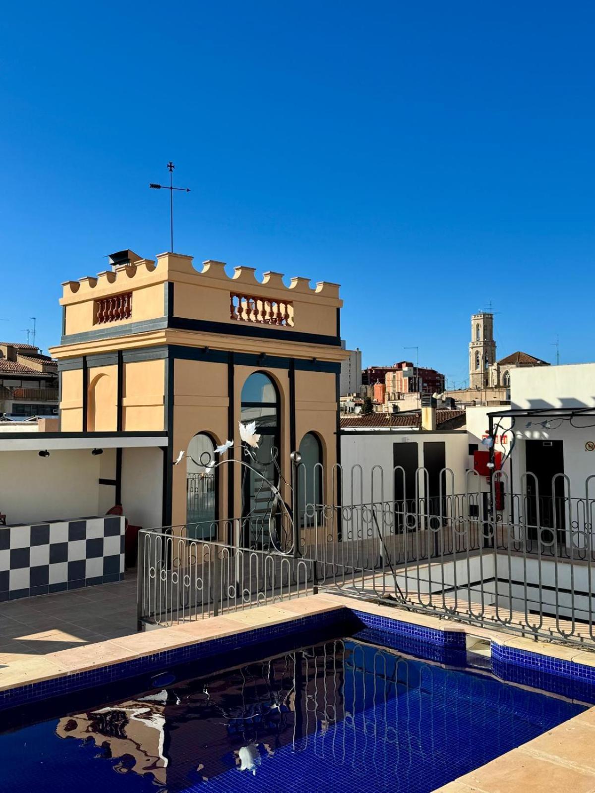 Hotel Divino & Apartments 피게레스 외부 사진