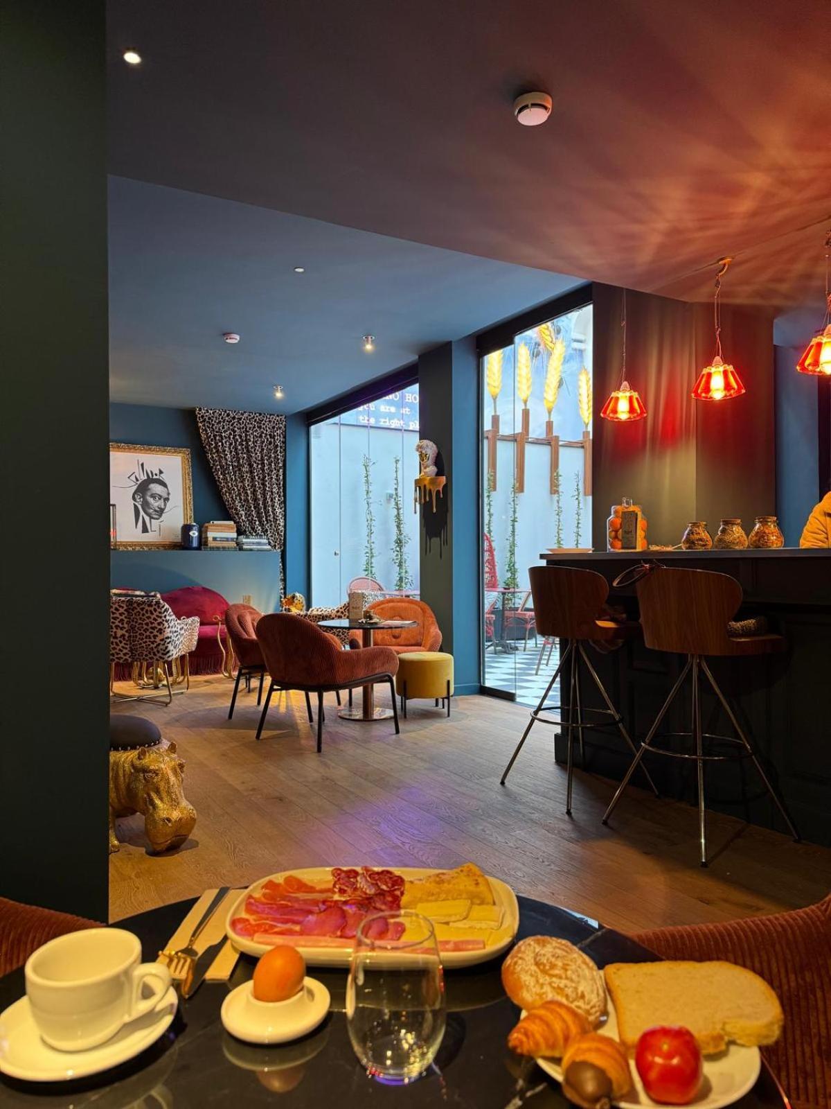 Hotel Divino & Apartments 피게레스 외부 사진