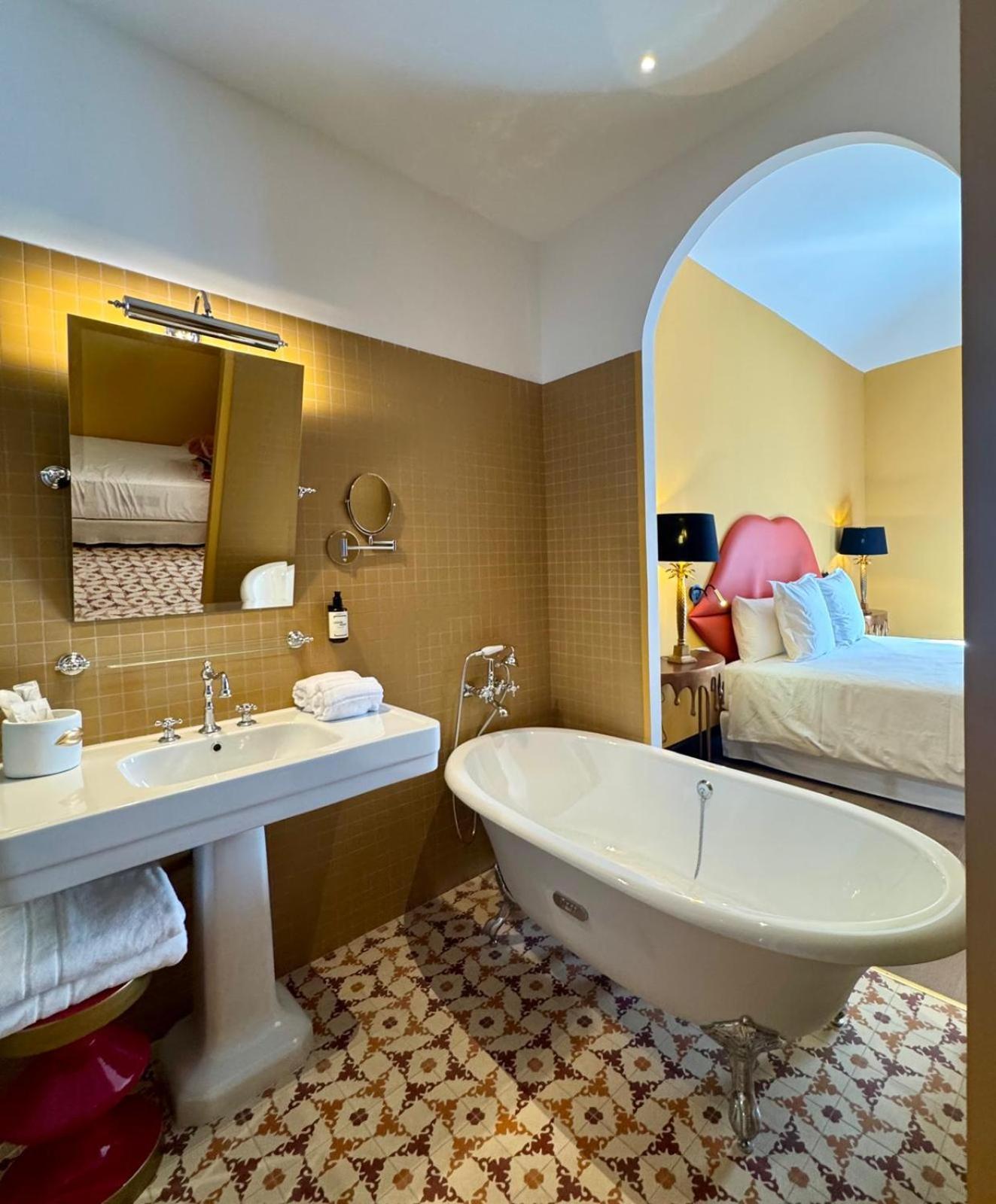 Hotel Divino & Apartments 피게레스 외부 사진
