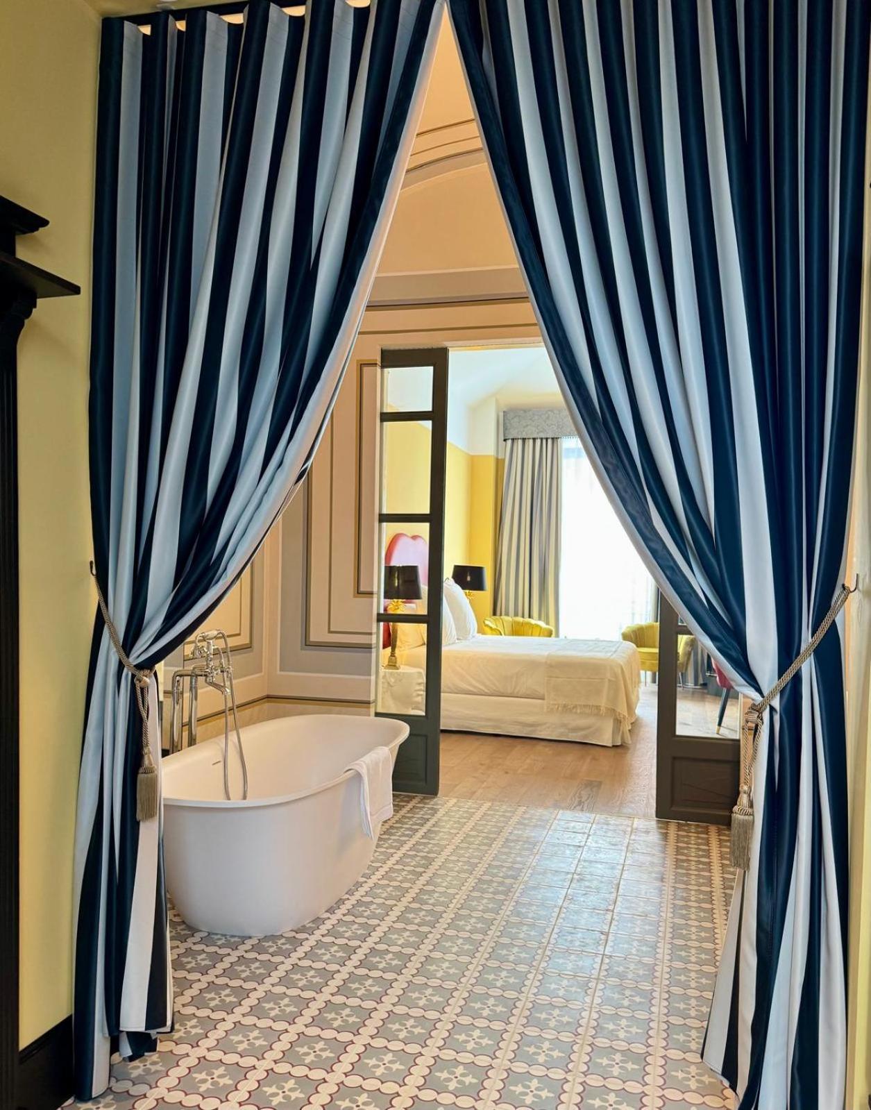 Hotel Divino & Apartments 피게레스 외부 사진